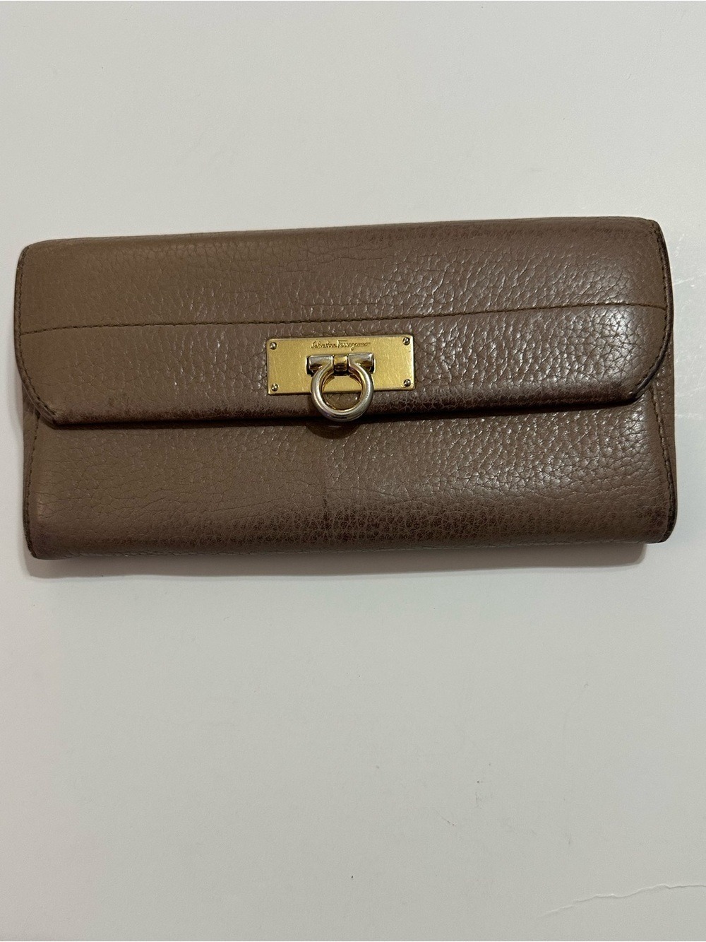 SALVATORE FERRAGAMO TAN LEATHER GANCINI CONTINENTAL WALLET MADE IN ITALY - Picture 2 of 15